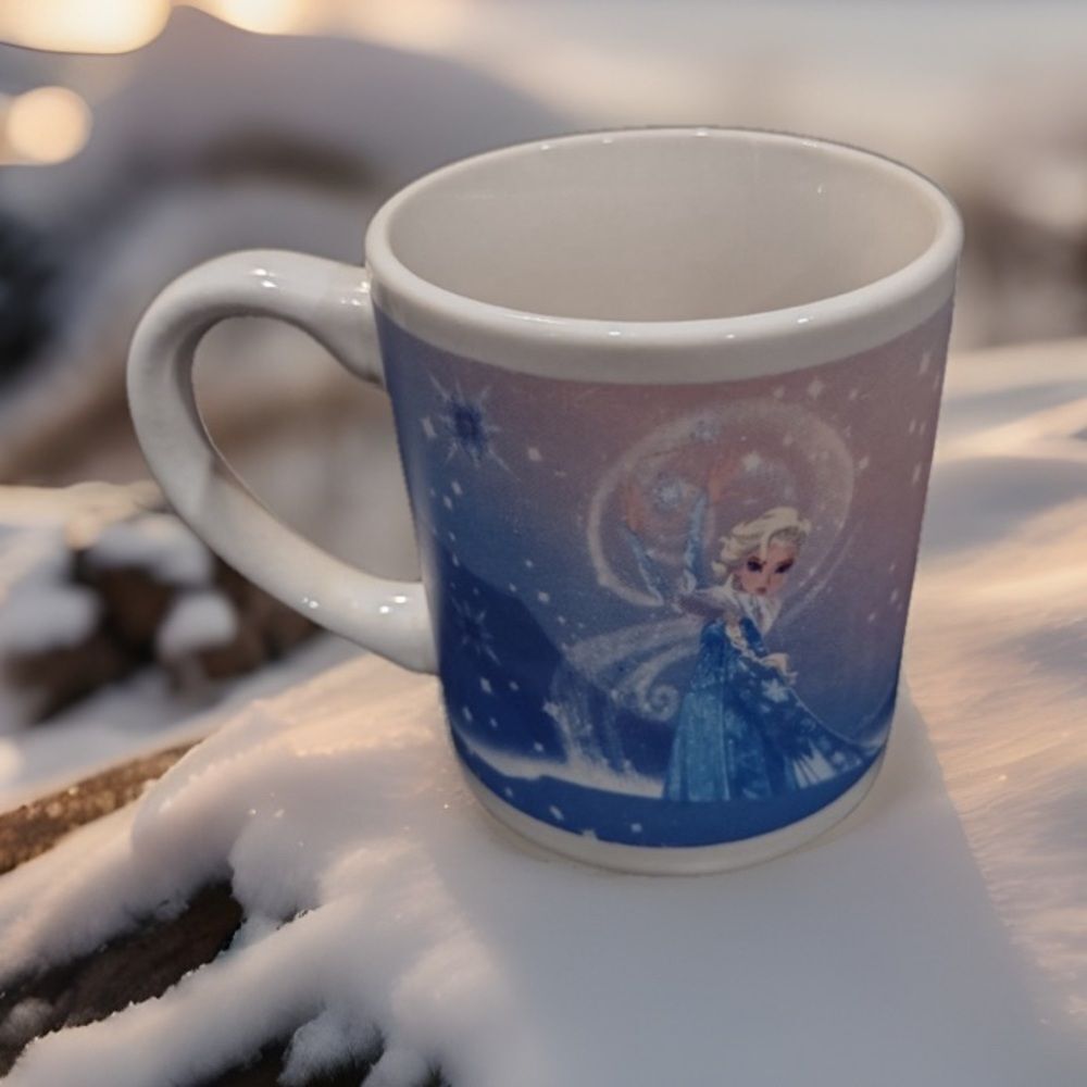Disney Frozen Elsa 8 ounce Blue and White Coffee Ceramic Mug